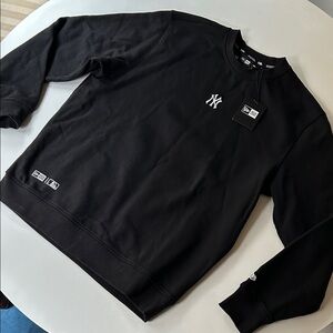 New Era Yankees Black Crewneck Sweatshirt
